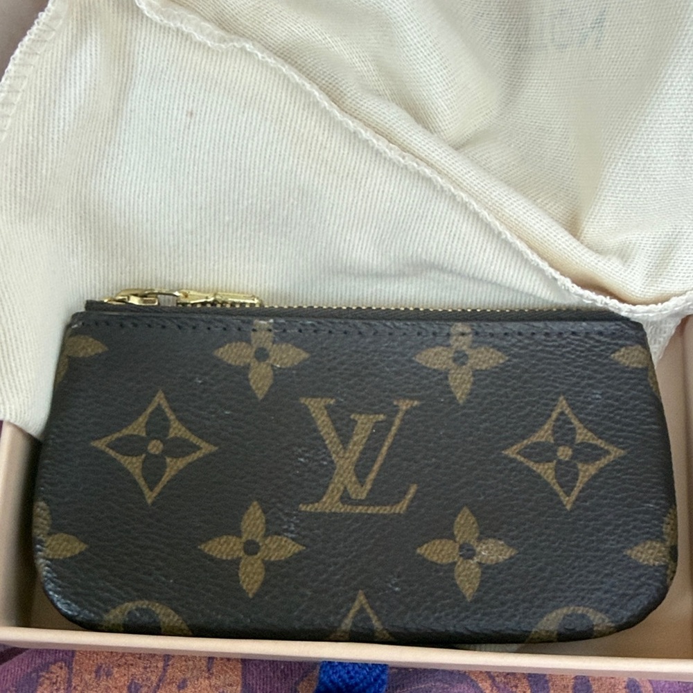 Louis Vuitton Monogram Key Holder in Brown and Gold